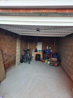 Garage to rent, Willow Drive, Warwick CV34