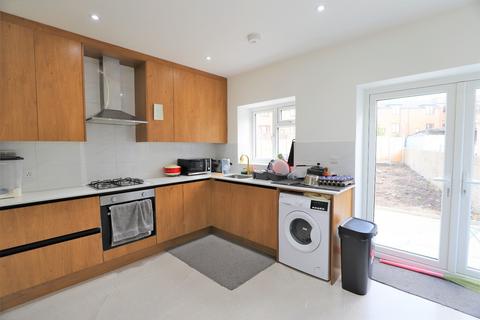 3 bedroom semi-detached house for sale, Lonsdale Road, Southall, Greater London, UB2