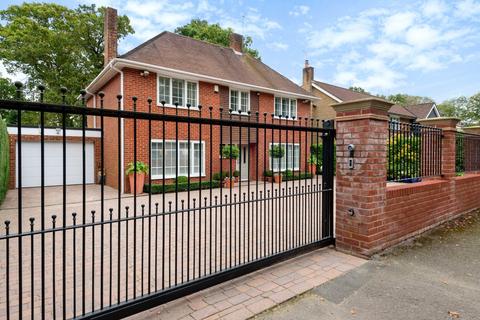 5 bedroom detached house for sale, Bassett Wood Drive, Bassett, Southampton, Hampshire, SO16