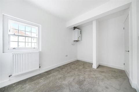 2 bedroom apartment to rent, Bagshot, Surrey GU19