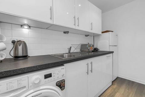 2 bedroom flat to rent, Saltire Street, Granton, Edinburgh, EH5