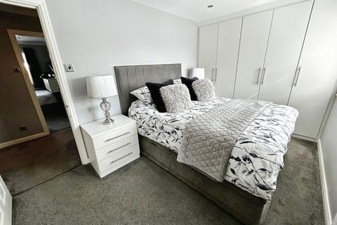 4 Cameron Close, Stanford-le-hope, SS17 8EY