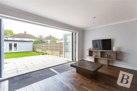 9 Nevis Close, Romford, RM1 4LS