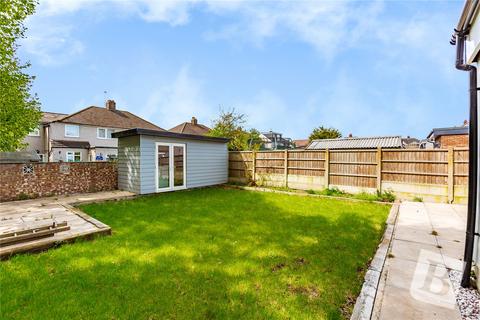 9 Nevis Close, Romford, RM1 4LS