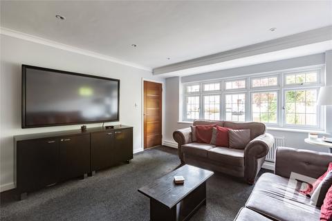 9 Nevis Close, Romford, RM1 4LS