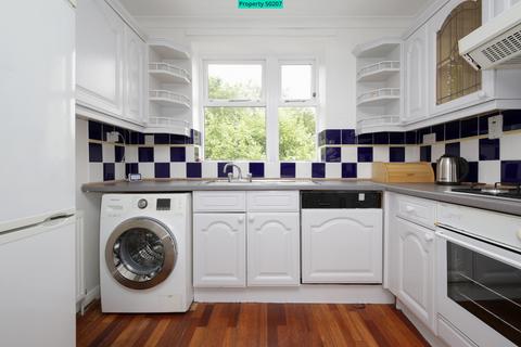 3 bedroom flat to rent, Hazellville Road, London, N19