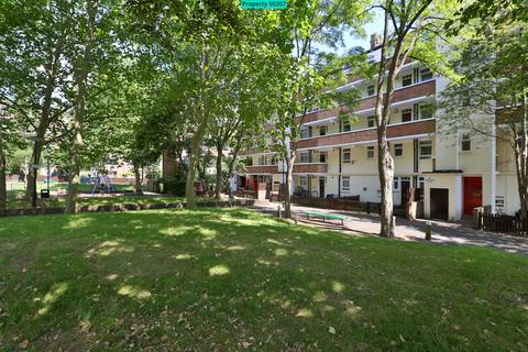 3 bedroom flat to rent, Hazellville Road, London, N19