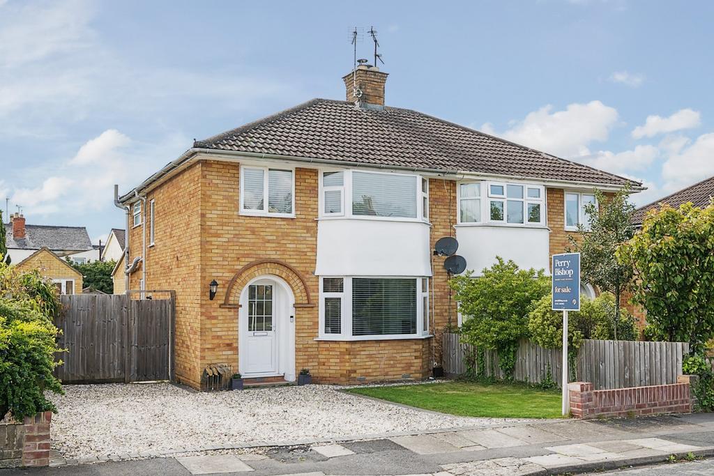 Mornington Drive Leckhampton 3 Bed Semi Detached House For Sale £