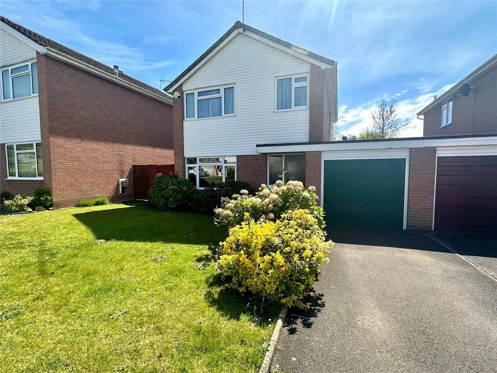 Ross Road, Ringwood, Hampshire, BH24 3 bed link detached house for sale