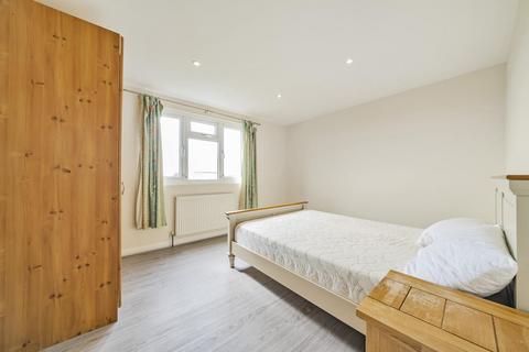 19 Howden Road, London, SE25 4AS