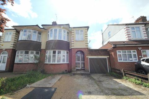 3 bedroom semi-detached house to rent, Firs Park Avenue, N21
