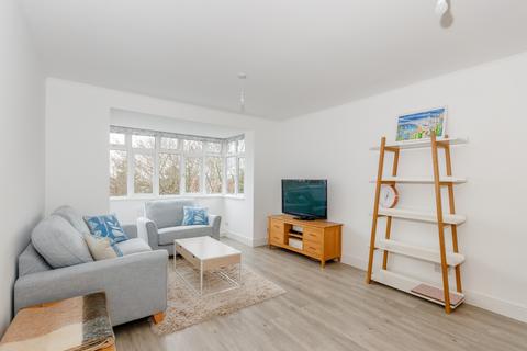 4 bedroom flat for sale, Brae Court, Kingston Hill, Kingston Upon Thames, KT2