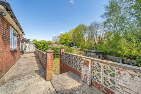 12 Manor Road, Guildford, GU2 9NE