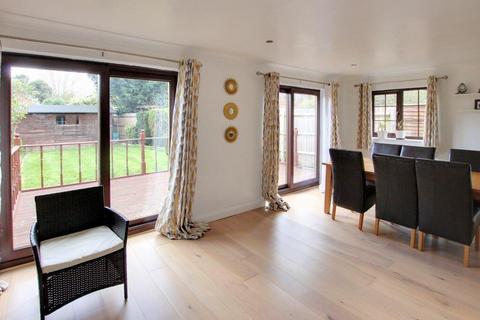 4 bedroom detached house to rent, Littlebrook Close, Croydon CR0