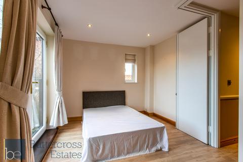 4 bedroom detached house to rent, Tannery Wharf, Newark