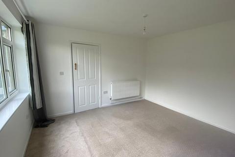 3 bedroom terraced house to rent, Bedford MK41