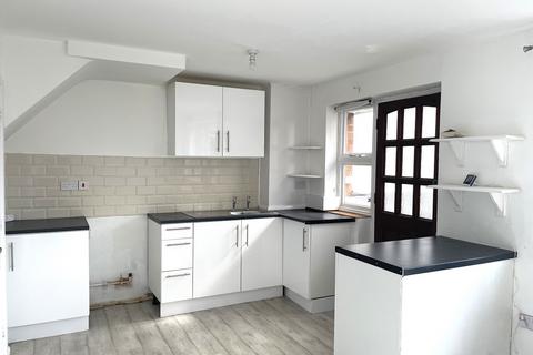 3 bedroom terraced house to rent, Bedford MK41