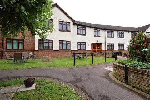 1 bedroom retirement property for sale, Sheriton square, Rayleigh, SS6