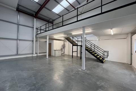Warehouse to rent, Unit 15 Parvaneh Park, Embankment Way, Ringwood, BH24 1WL