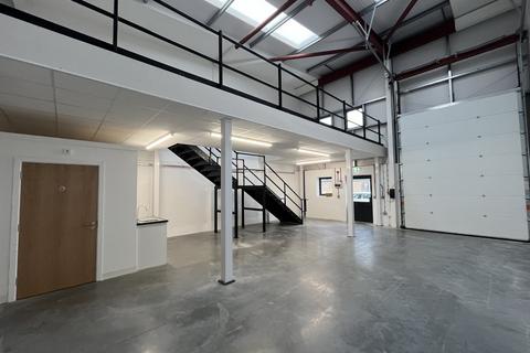 Warehouse to rent, Unit 15 Parvaneh Park, Embankment Way, Ringwood, BH24 1WL