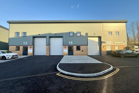 Warehouse to rent, Unit 15 Parvaneh Park, Embankment Way, Ringwood, BH24 1WL