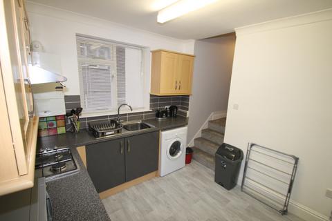 3 bedroom flat to rent, North Road East, Plymouth PL4