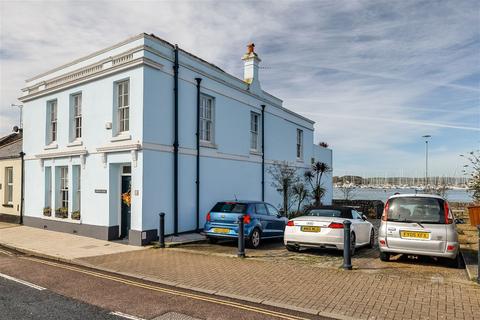 4 bedroom end of terrace house for sale, 19 Cremyll Street, Plymouth PL1