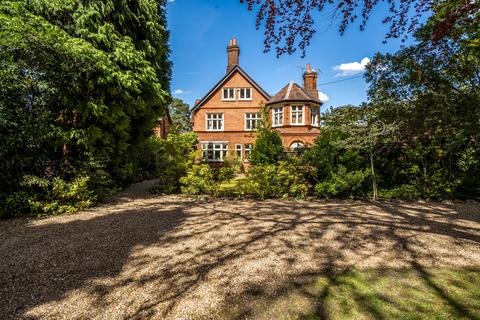 4 bedroom house for sale, HOOK HEATH