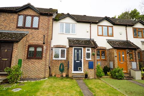 9 Shepherds Chase, Bagshot, GU19 5QX