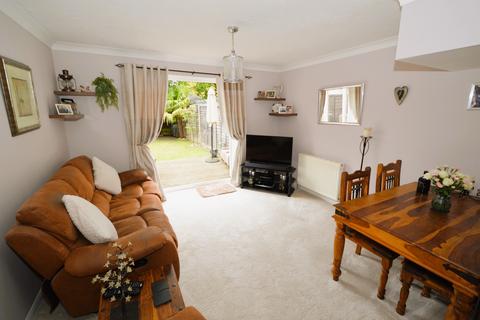 9 Shepherds Chase, Bagshot, GU19 5QX
