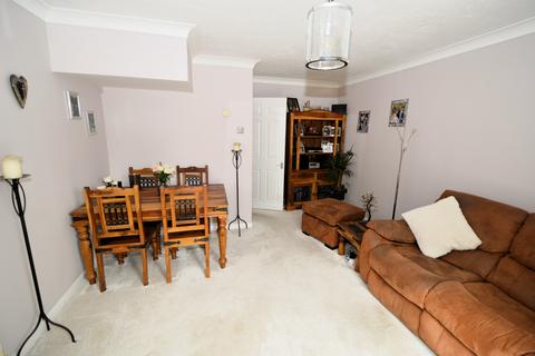 9 Shepherds Chase, Bagshot, GU19 5QX