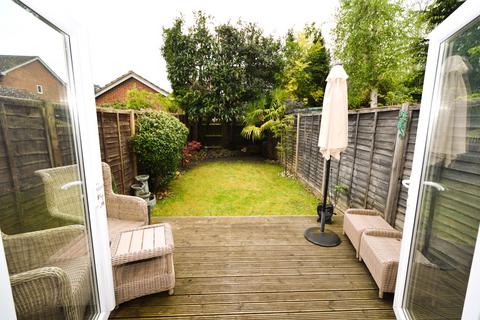 9 Shepherds Chase, Bagshot, GU19 5QX