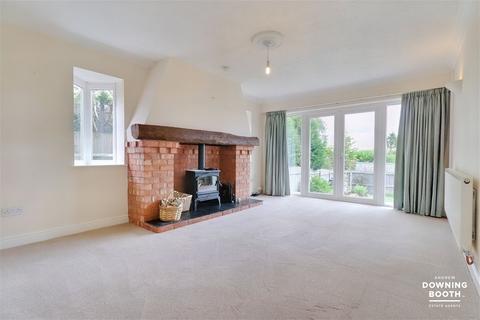 3 bedroom detached bungalow for sale, St. Davids Road, Tamworth B79