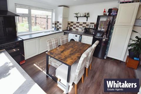 3 bedroom semi-detached house to rent, The Wolds, Cottingham, HU16