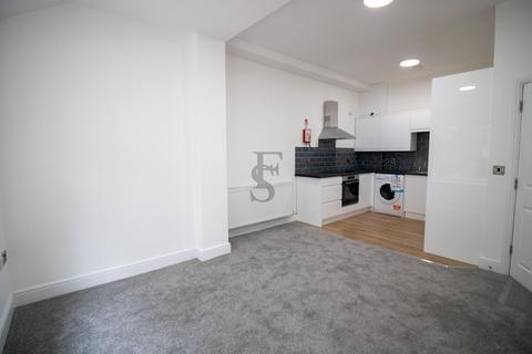 2 bedroom apartment to rent, Morland Avenue, Stoneygate