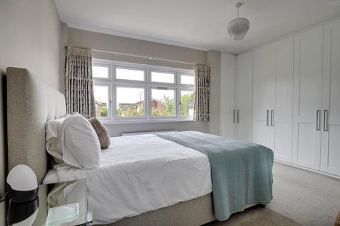 27 The Ridings, Emmer Green, Reading, RG4 8XL