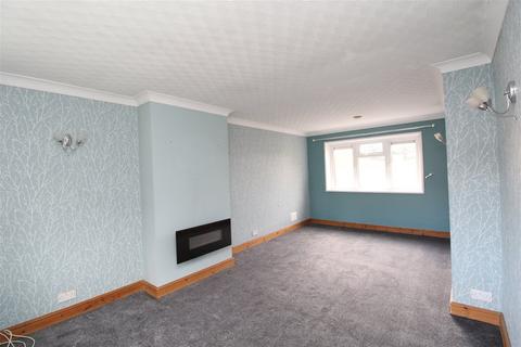 3 bedroom end of terrace house to rent, Raleigh Avenue, Torquay