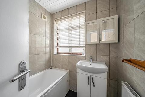 22 Regal Way, Harrow, HA3 0RX