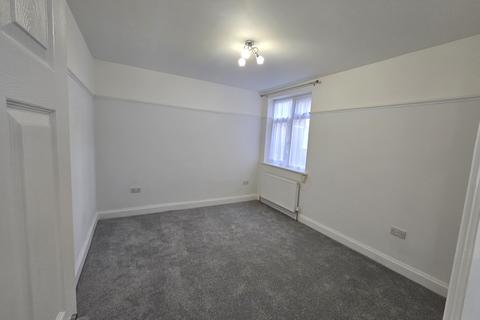 2 bedroom flat to rent, Whitchurch Lane, HA8