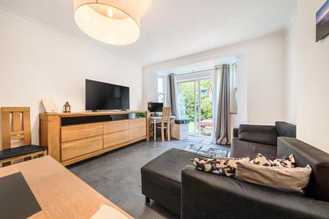2 bedroom flat for sale, Vermont Road, Earlsfield