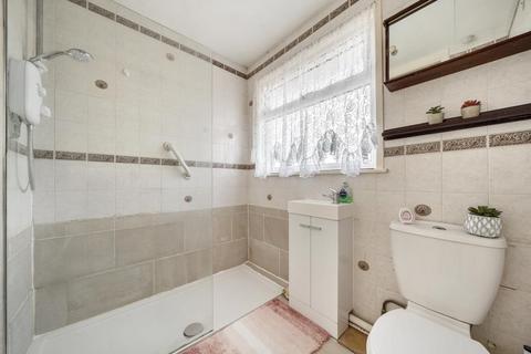 29 Dovetrees, Carterton, OX18 1AN