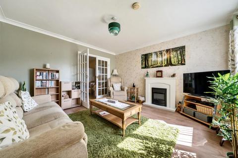 29 Dovetrees, Carterton, OX18 1AN