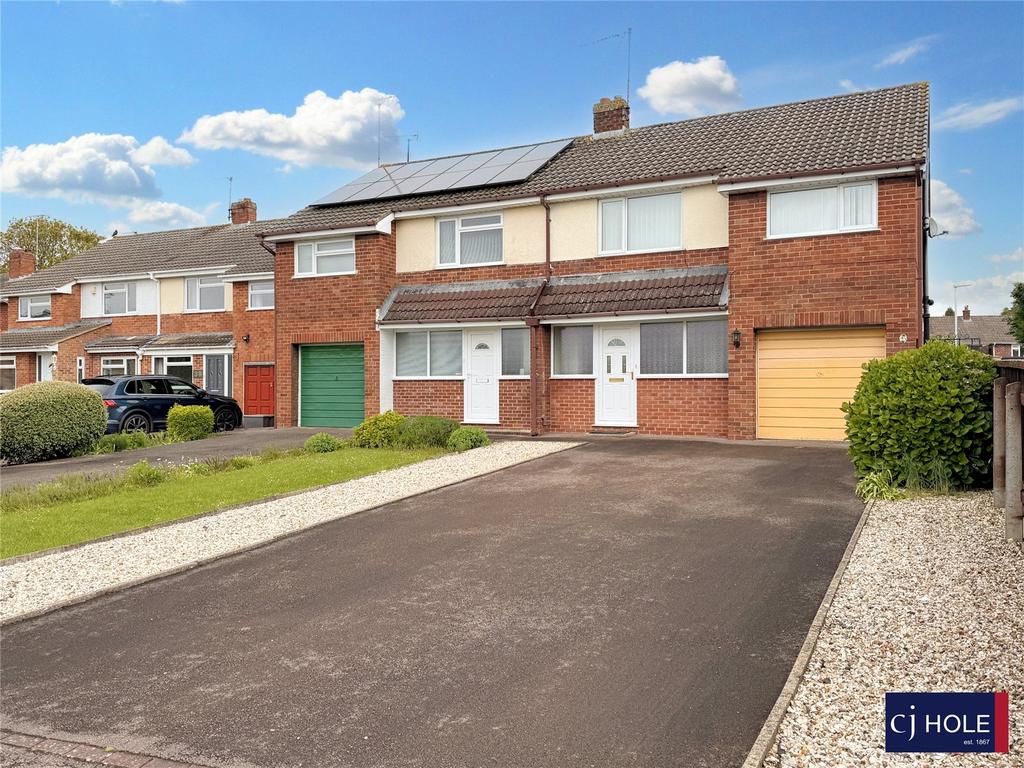 Pinemount Road, Hucclecote, GL3 3 bed semidetached house for sale £