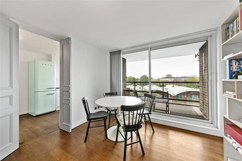 2 bedroom apartment to rent, Petersham Road, Richmond, TW10