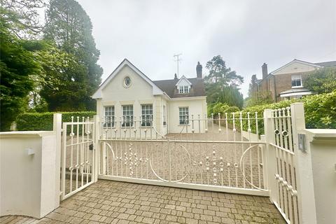 6 bedroom detached house to rent, Aldenham Road, Letchmore Heath, Watford, Hertsmere, WD25