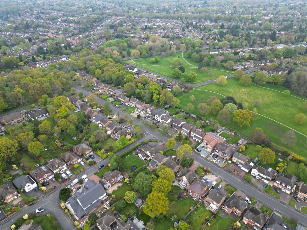 Aerial View Showing Park And Woodlands Within 1/4