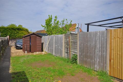 2 bedroom terraced house to rent, Cricklade Road, Swindon, SN2