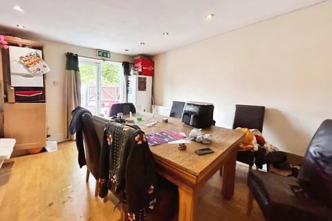 10 bedroom terraced house to rent, Kingswood Road, Manchester, Greater Manchester, M14