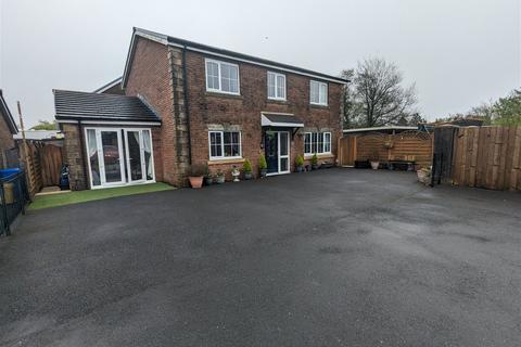 5 bedroom detached house for sale, Llys Anron, Cross Hands, Llanelli, SA14 6SS