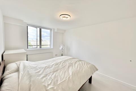 1 bedroom flat for sale, Langley House, London W2